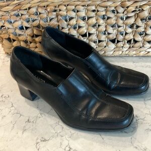 Frank Sarto Black Heeled Loafer - 9